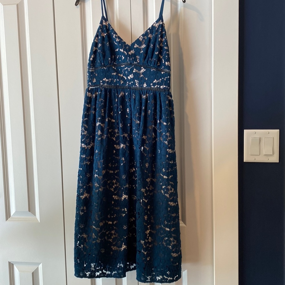 Babaton size 4 teal lace dress